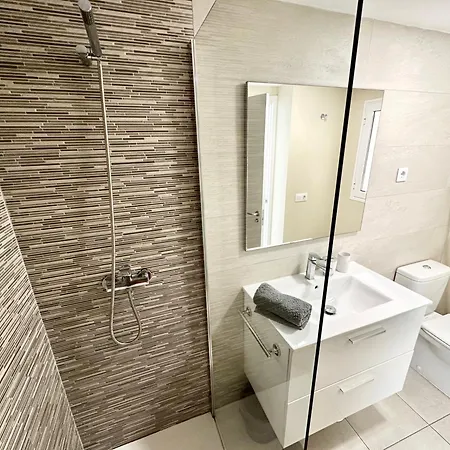 Chocolate Cookie- Ac, High Speed Internet, Desk With Natural Light, Sunny Terrace And Pool דירה *