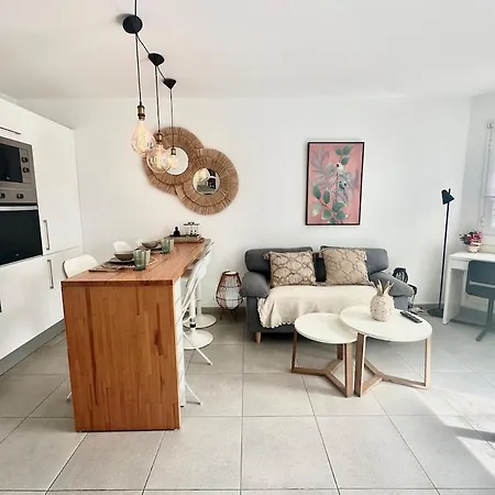 דירה Chocolate Cookie- Ac, High Speed Internet, Desk With Natural Light, Sunny Terrace And Pool *